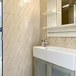 Lets Holidays Big With Parking Apartamento